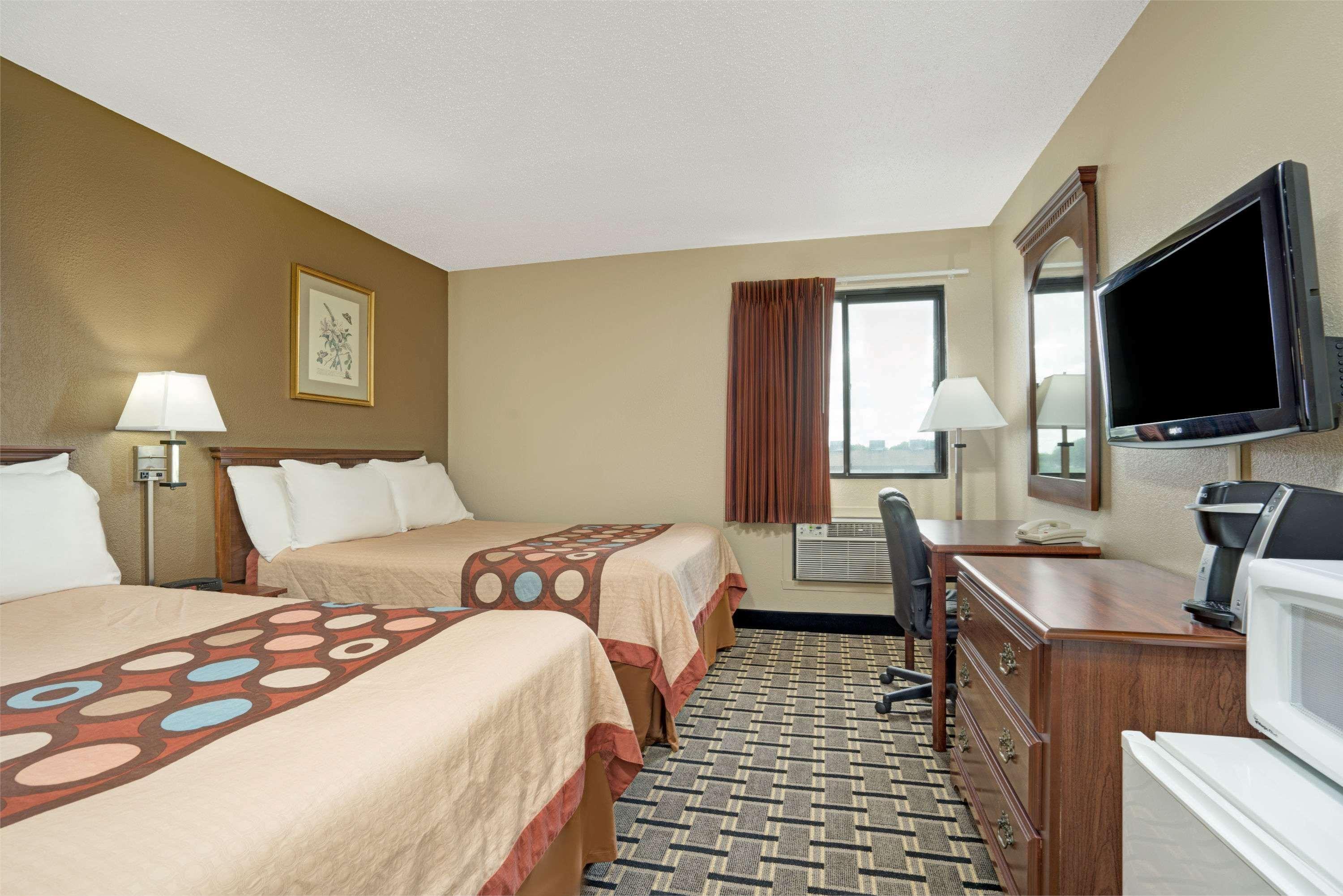 Super 8 By Wyndham Melrose Hotel Exterior foto