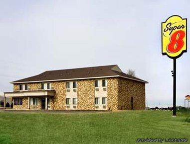 Super 8 By Wyndham Melrose Hotel Exterior foto