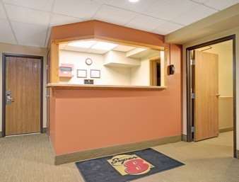 Super 8 By Wyndham Melrose Hotel Interior foto